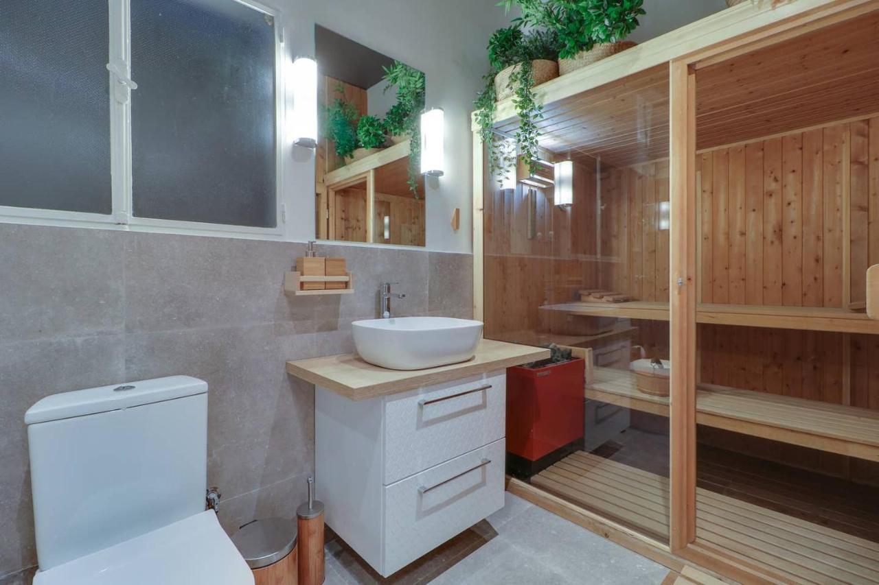 Victoria 5star / 5br Bigapt / Sauna / 2min To Metro Atény